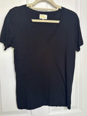 EUC FROM FUTURE Women's Black Cotton V-Neck T-Shirt size L